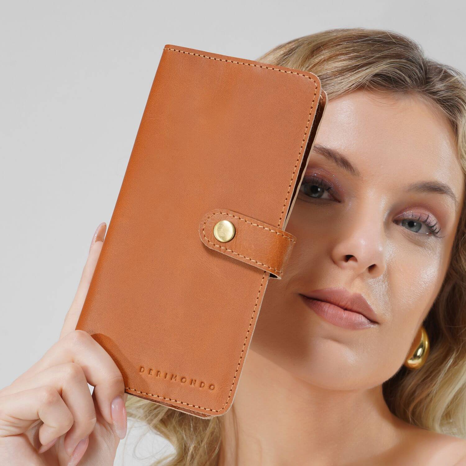 Milan Classic Bi-Fold Wallet | | Tan