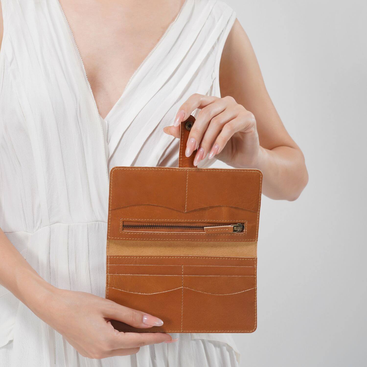 Milan Classic Bi-Fold Wallet | | Tan